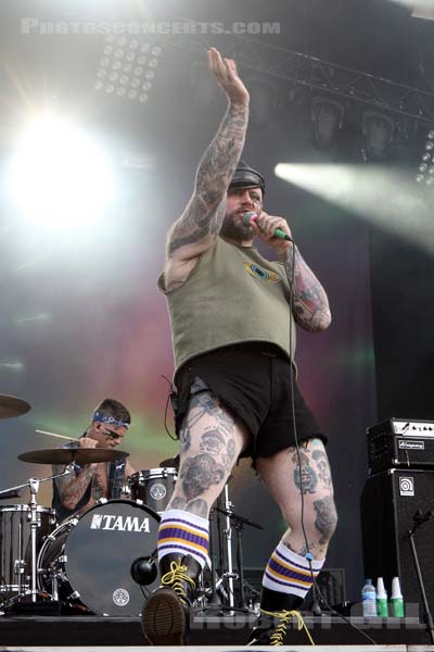 TURBONEGRO - 2018-06-16 - BRETIGNY-SUR-ORGE - Base Aerienne 217 - Main Stage - 